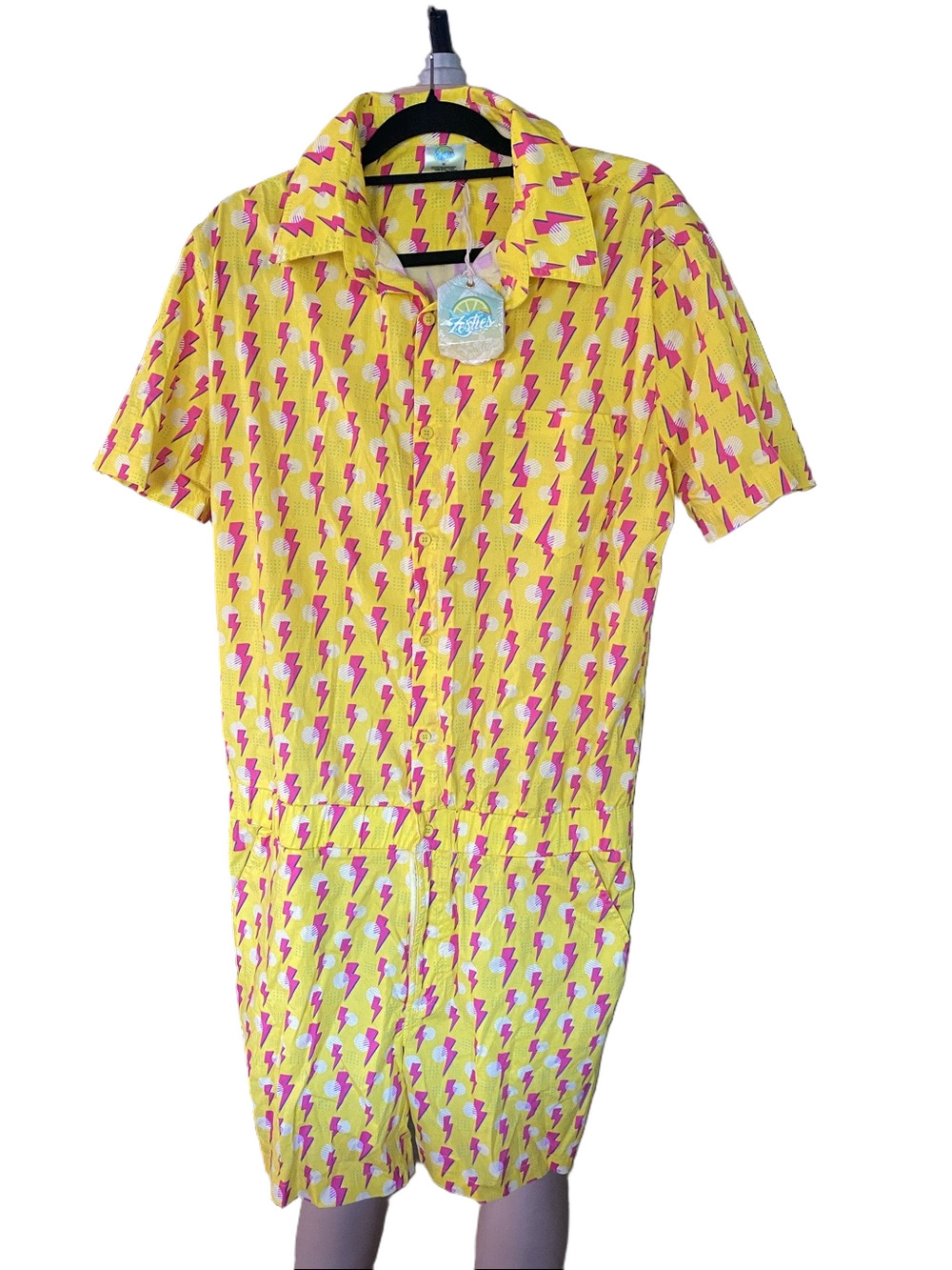 Zesties Men's Yellow Lightning-Print Short Sleeve Romper